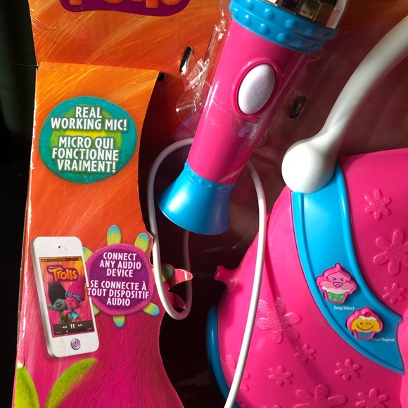 NEW! Rock N’ Trolls Boom Box ✨ - Picture 5 of 8